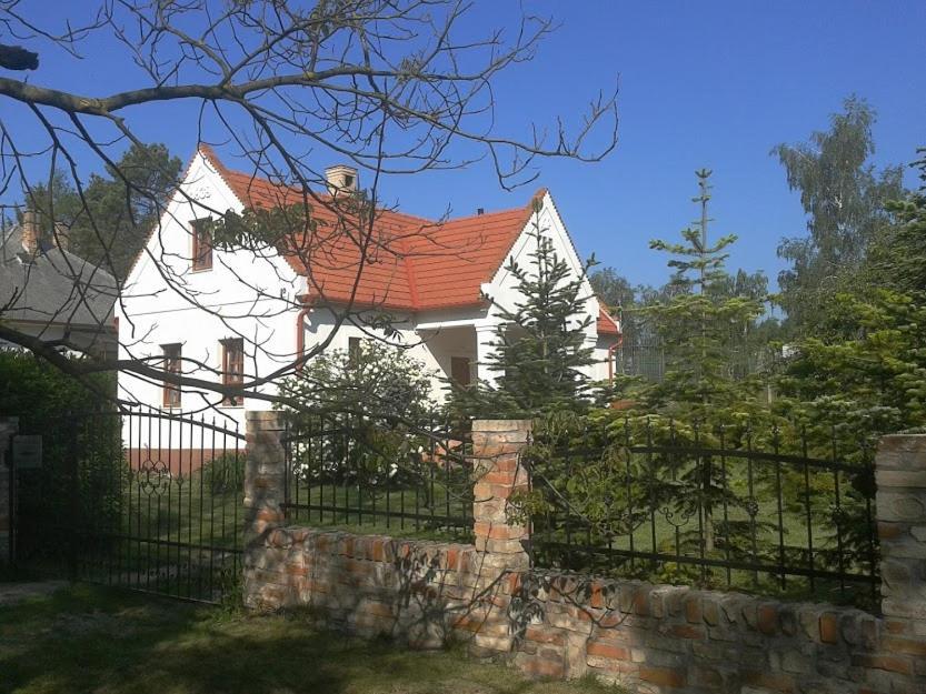 Park Vendeghaz Hotel Herend Bagian luar foto