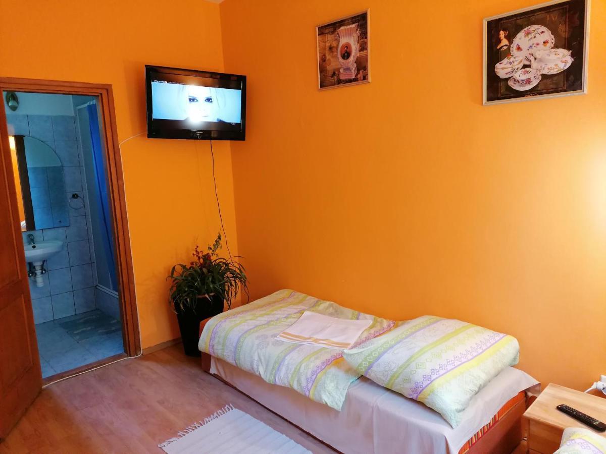 Park Vendeghaz Hotel Herend Bagian luar foto